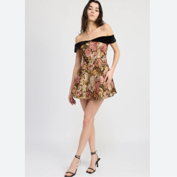 En Saison Floral Off-Shoulder Mini Dress - Black and Pink - Picture 3 of 8